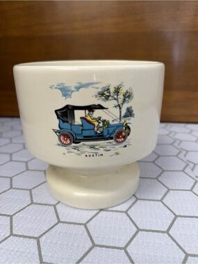 Haeger Ford Automobile Pottery Vase